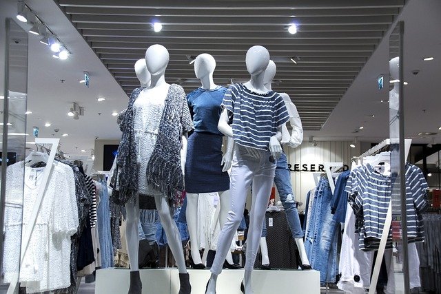 Budget-Savvy Holiday Shopping: Tips to Find Great Gifts Without Emptying Your Wallet This Season